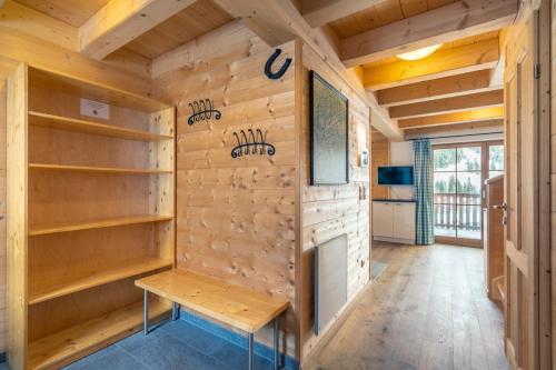 Vesely Svist Chalet Lachtal — 4-Star Luxury Hotel in Oberwoelz Stadt, Austria