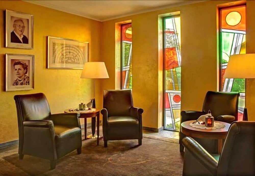 Hotel Schmitt - carbon neutral hotel in Monchberg