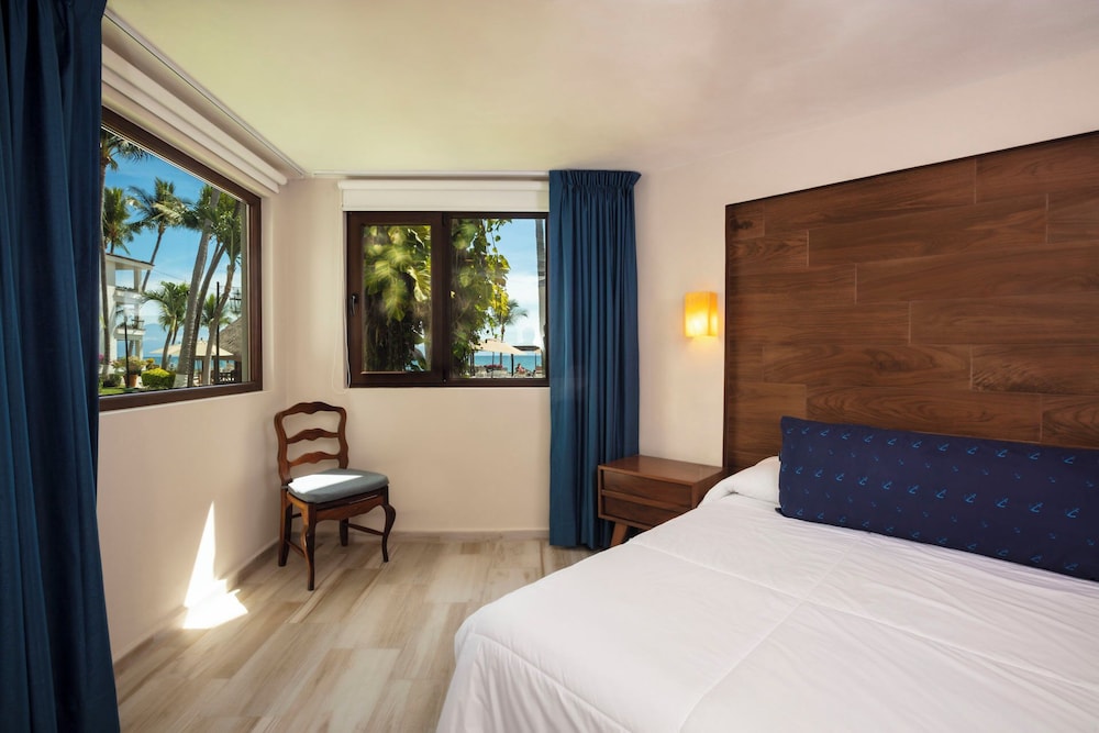 Vista Vallarta All Suites on the Beach