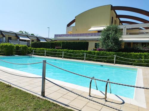 Appartamento L'Azalea a due passi da Numana con grande terrazzo e piscina condominiale stagionale — 4-Star Luxury Hotel in Sirolo, Italy