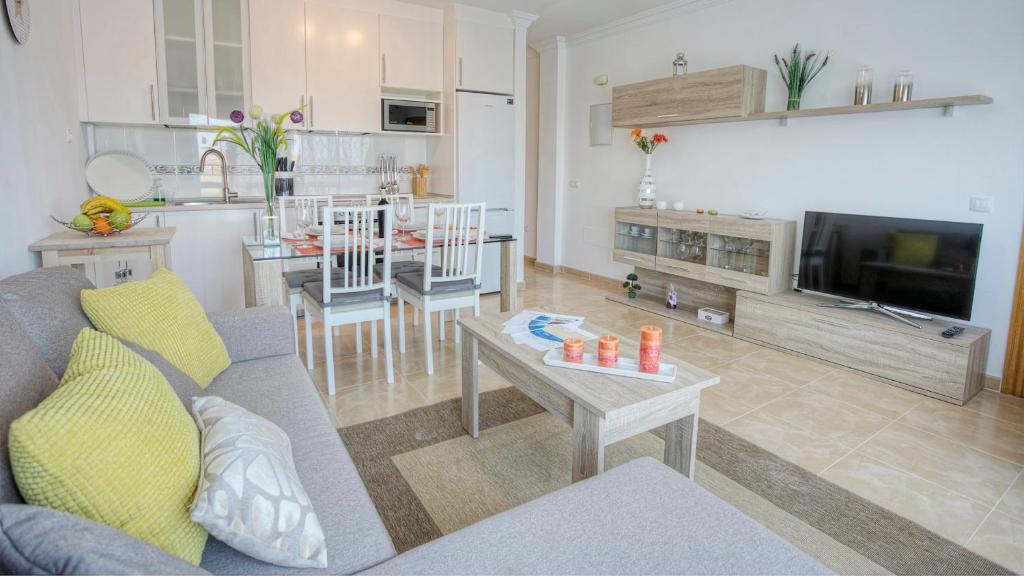 Vivienda Bienvenida — 4-Star Luxury Hotel in La Oliva, Spain
