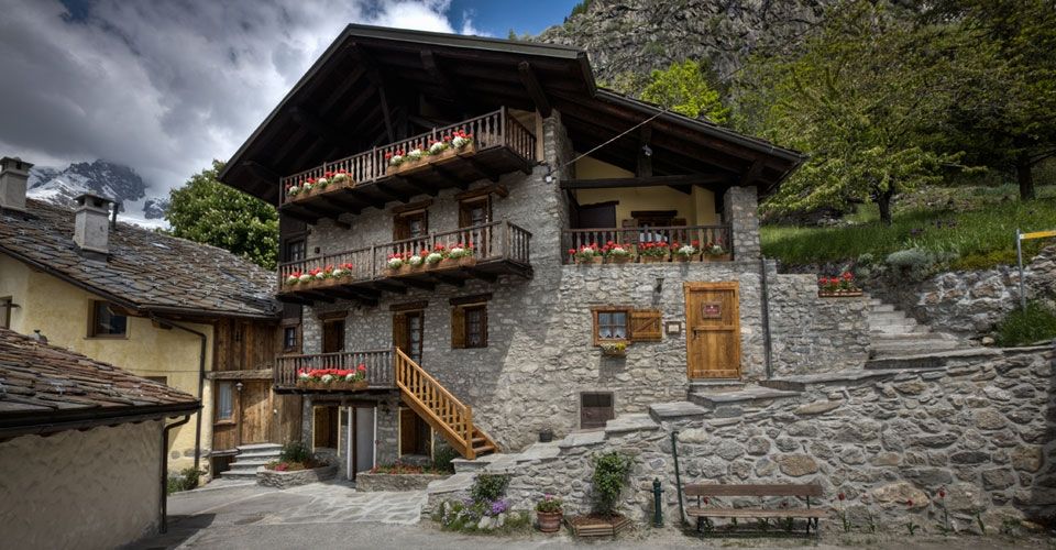 Meuble ‘ Emile Rey in Courmayeur, Italy
