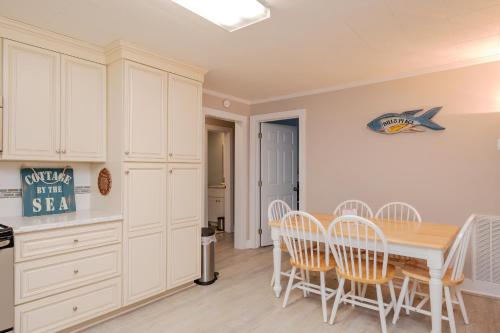 Bill's Place by Oak Island Accommodations - photo 47