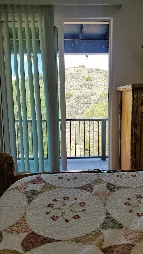Creekside Lodge and Cabins - photo 11