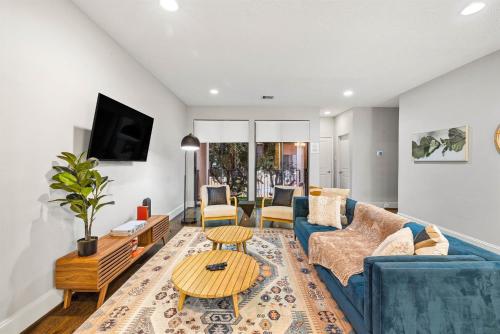 Near Midtown Downtown Games WiFi Balcony Pets in Houston, United States