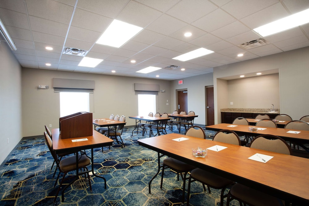 Hampton Inn Watertown - photo 24