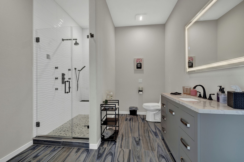The Bentley Hotel Coco Chanel Room Pool View - photo 7