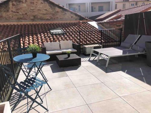 Rebeca 4 Pers Standing Hyper Centre Terrasse - carbon neutral hotel in Saint-Raphael