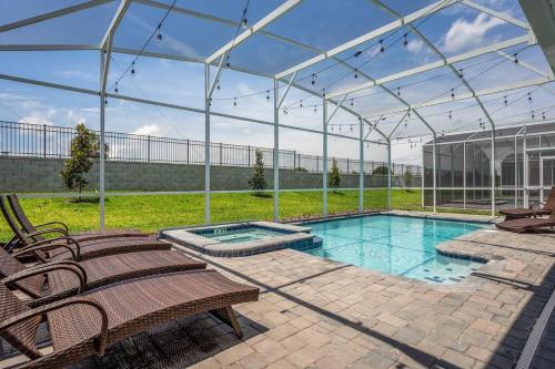 Super 8BR Resort Pool Vacation Home Near Disney — 4-Star Luxury Hotel in Kissimmee, United States