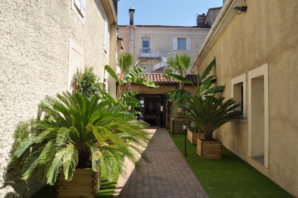 Hôtel Le Loft - carbon neutral hotel in Tarbes