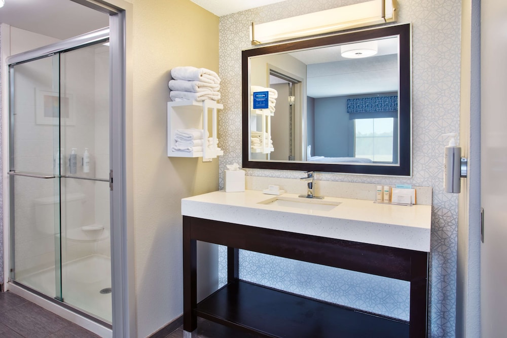 Hampton Inn & Suites Columbia Southeast Ft. Jackson - photo 22