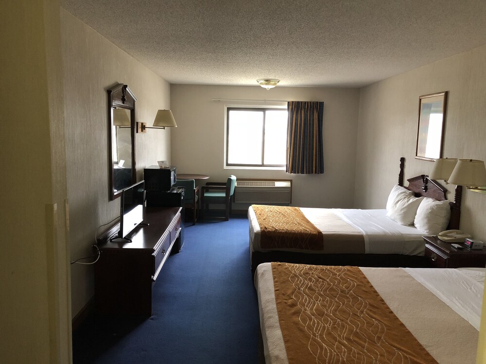 Denison Inn & Suites - photo 12