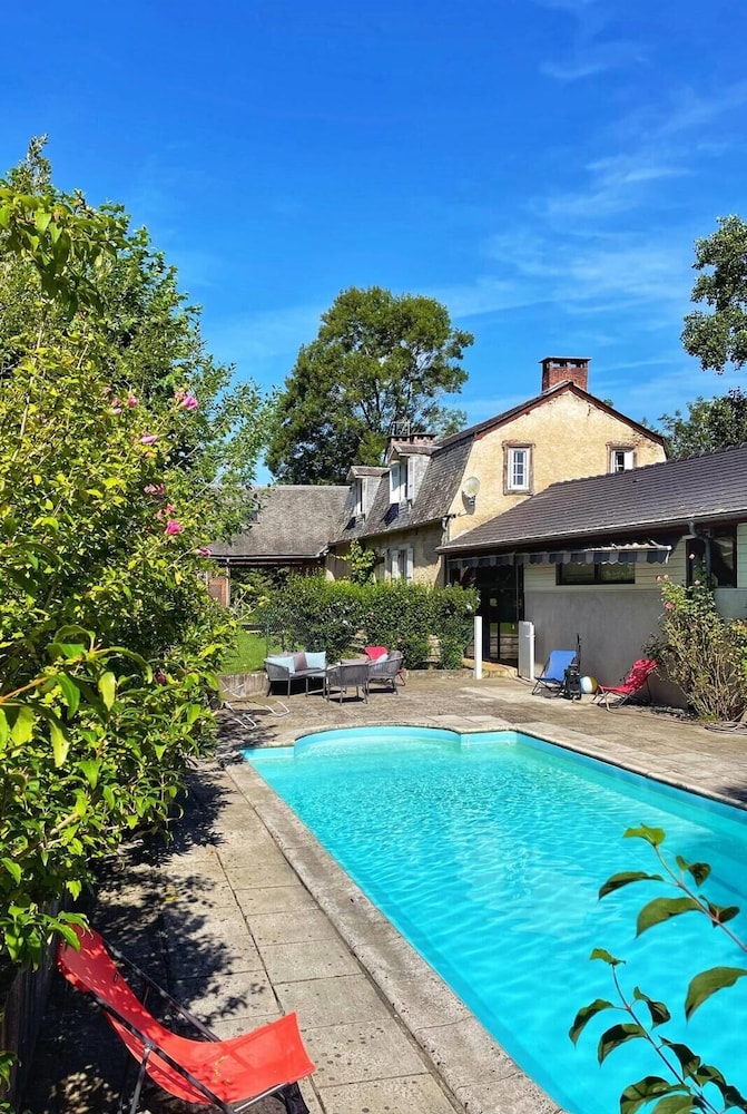 La Caminade - carbon neutral hotel in Bagneres-De-Bigorre