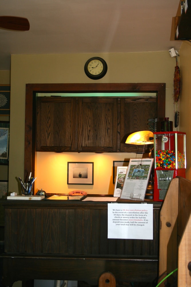 Hinckley's Dreamwood Cottages - photo 2