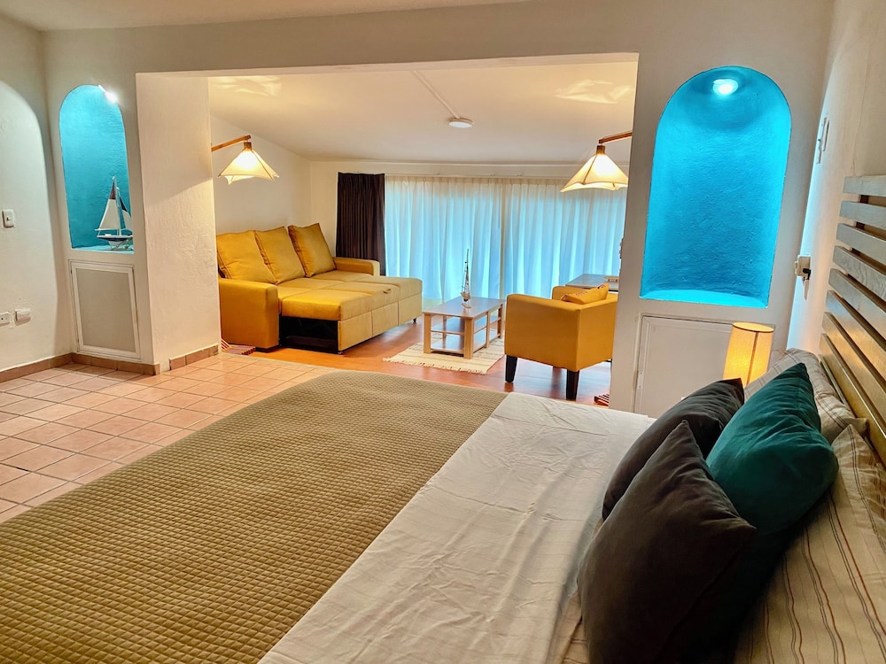Come In - last minute hotel in Puerto Vallarta