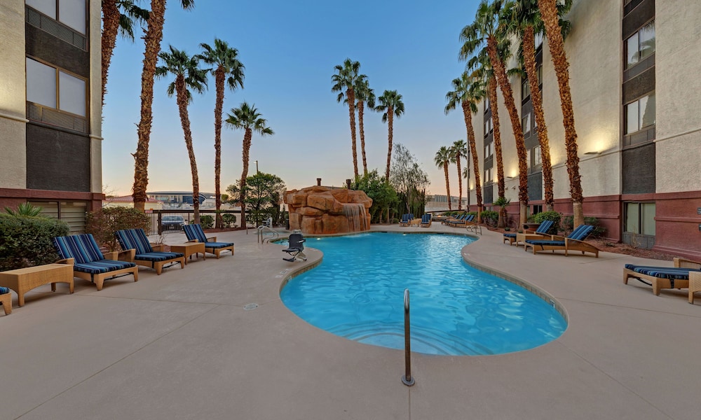 Hampton Inn Tropicana - photo 75
