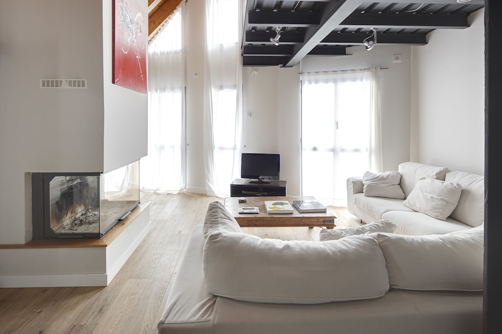 Val Arties 2 by FeelFree Rentals — 4-Star Luxury Hotel in Vielha, Spain