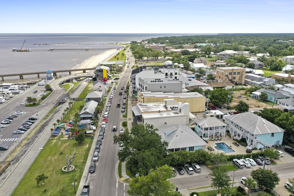 Bay Town Inn - photo 30