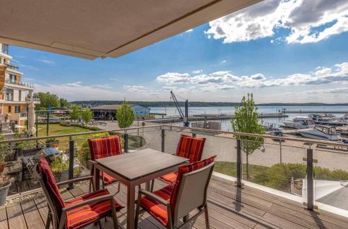Müritzoase Apartment mit Infrarot Kabine & Müritzblick in der Hafenresidenz — 4-Star Luxury Hotel in Waren, Germany