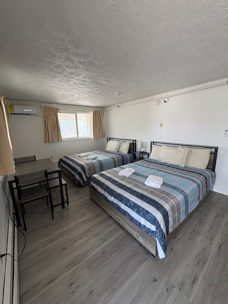 Green Dolphin Motel - photo 18