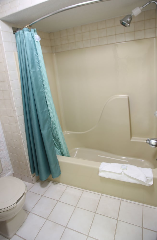 Magnuson Hotel Howell - photo 19