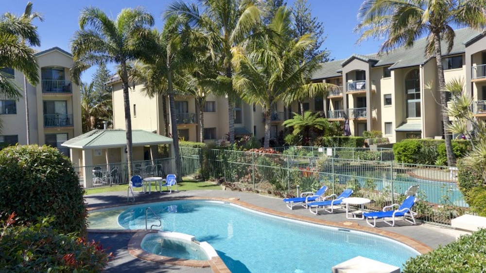 Pacific Place Apartments — 4-Star Luxury Hotel in Bilinga, Australia