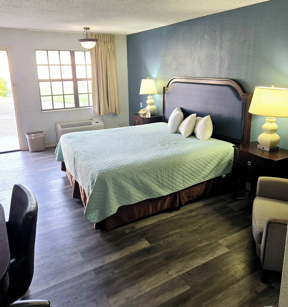 Best Price Motel and Suites - photo 3