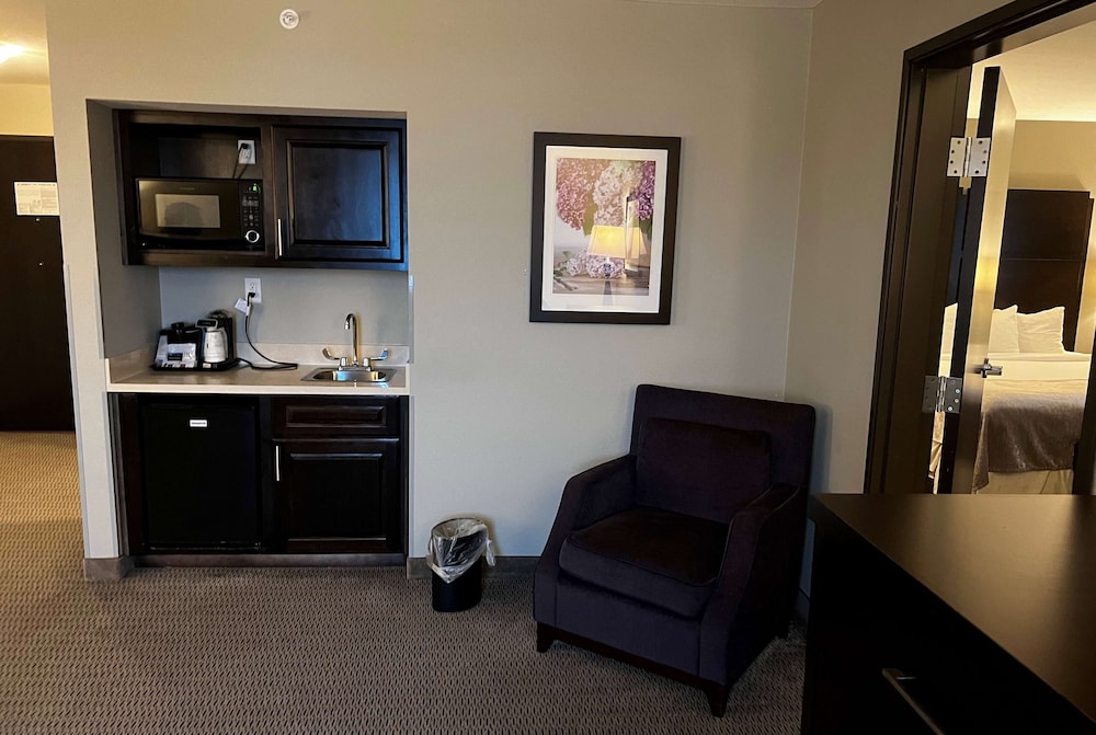 Baymont by Wyndham College Station - photo 22