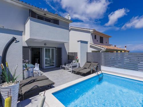 Holiday Home Villa Oli A by Interhome — 4-Star Luxury Hotel in Liznjan, Croatia