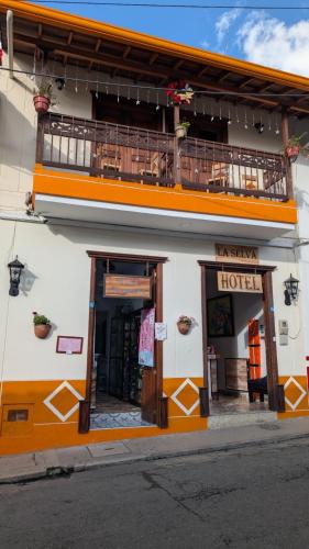 Hotel La Selva Jardin in Jardin, Colombia