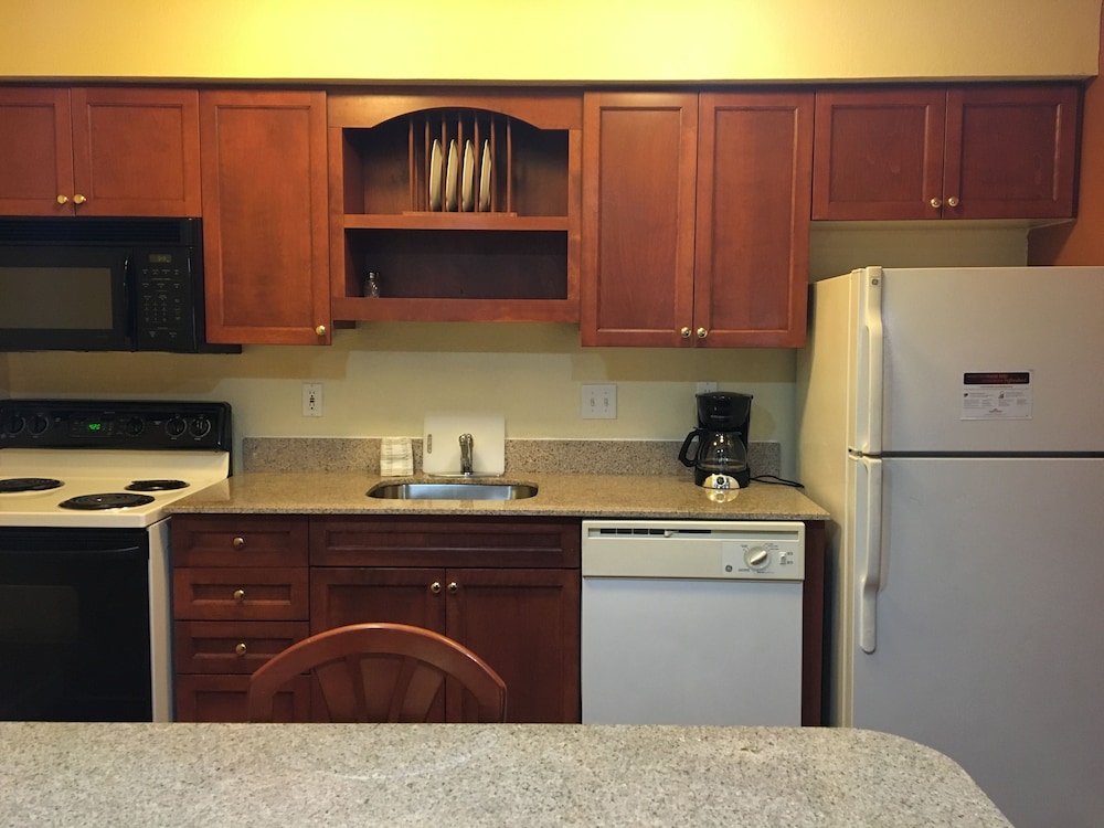 Affordable Suites of America Grand Rapids - photo 19