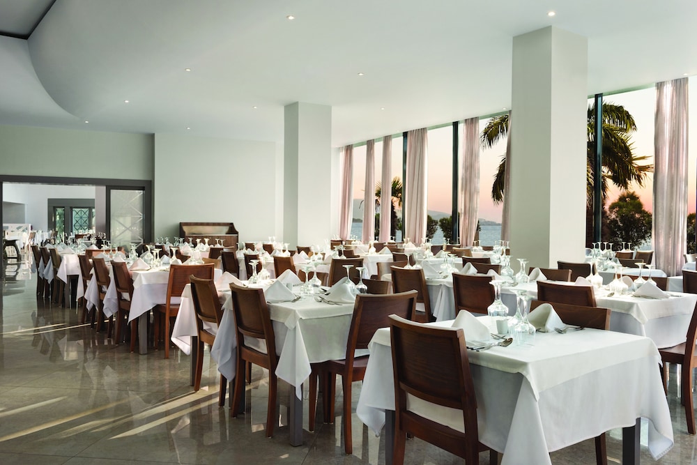 מזון ומשקאות