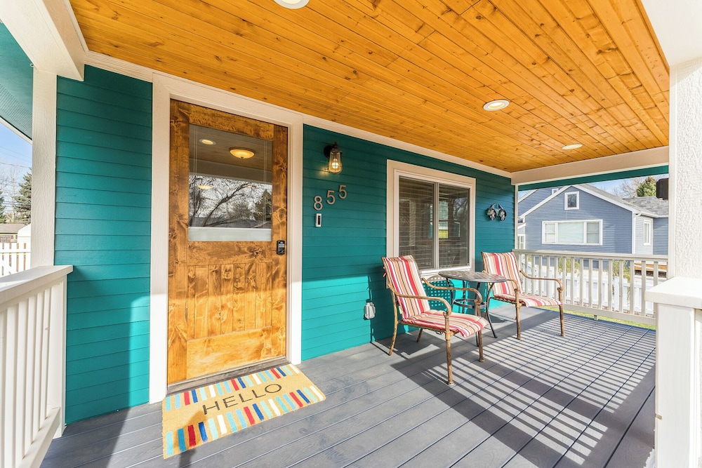 Kanons Kottage Downtown Retreat Near Rmnp in Loveland, United States