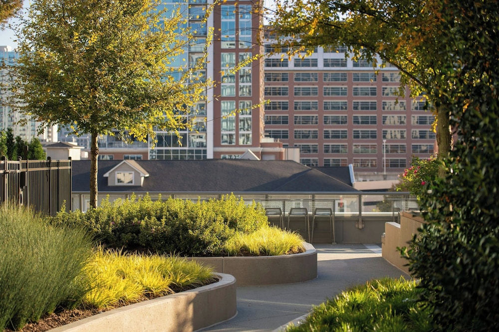 Epicurean Atlanta Autograph Collection - photo 111