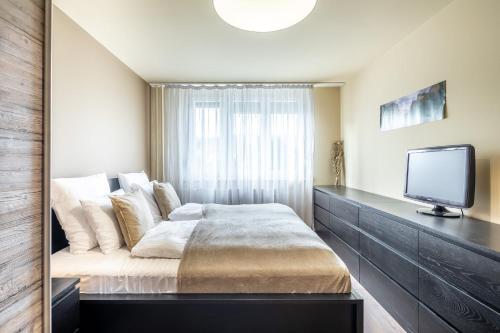 Cozy quiet apartment with a balcony — 4-Star Luxury Hotel in Budapest, Hungary