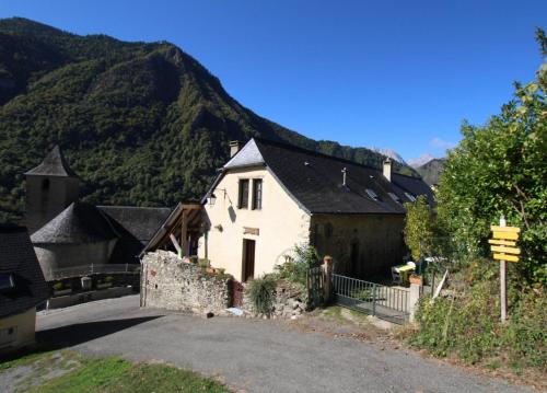 Le lheze - carbon neutral hotel in Unknown City