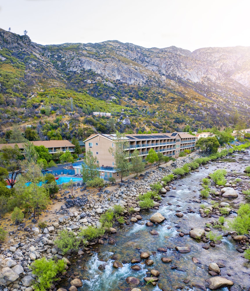 Yosemite View Lodge - photo 80
