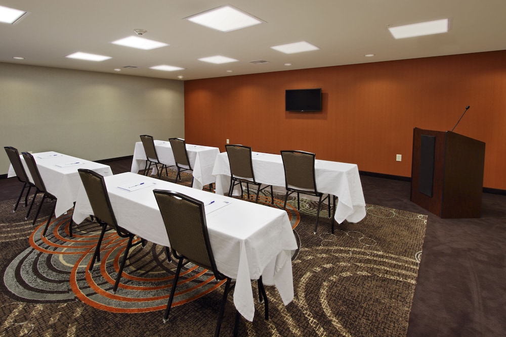 Holiday Inn Express Augusta Downtown by IHG - photo 33