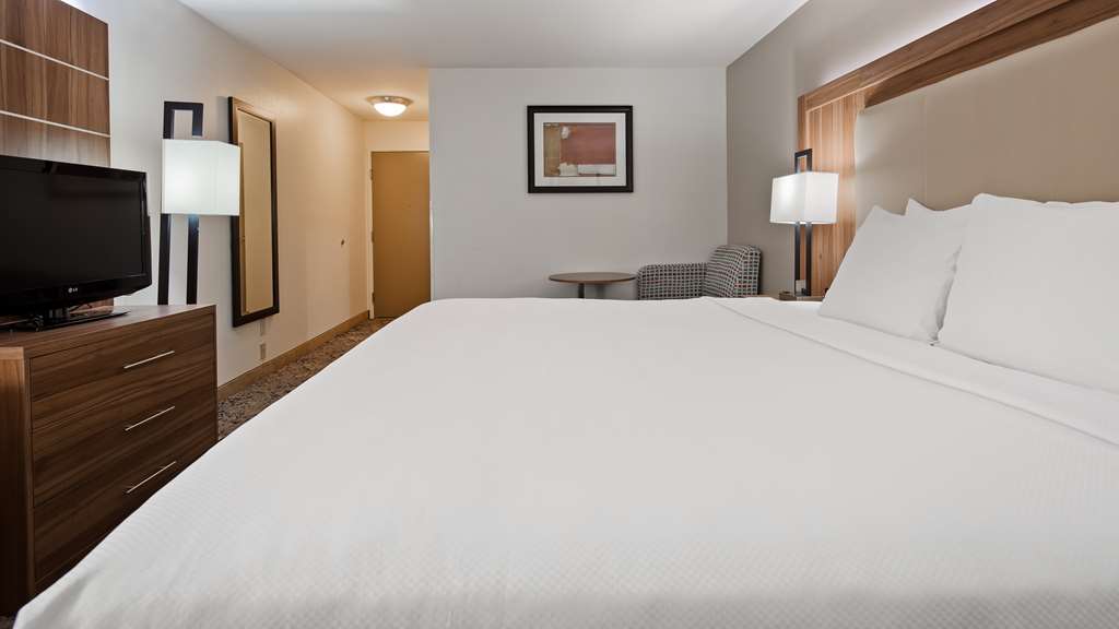 Best Western Plus Kansas City Airport KCI East - photo 12