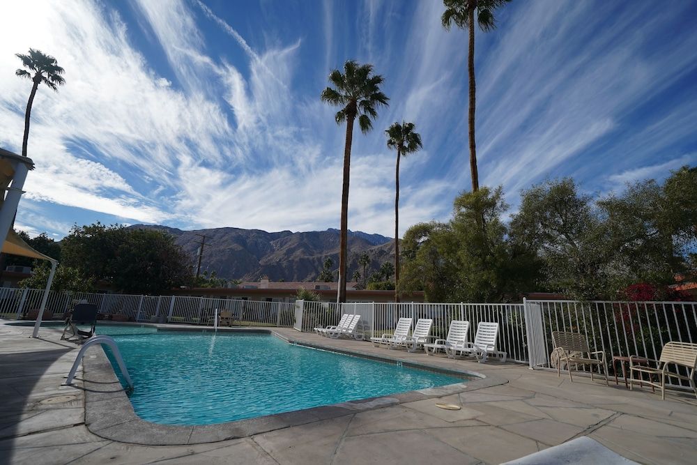 Tuscany Manor Resort - photo 7