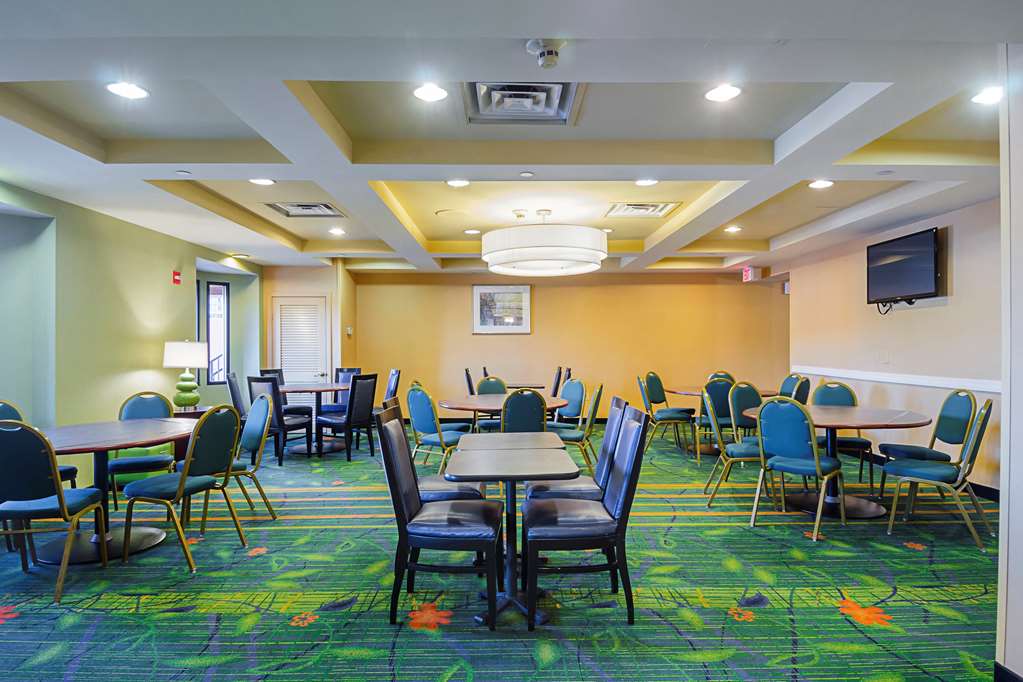 Quality Inn Boston Revere - photo 29