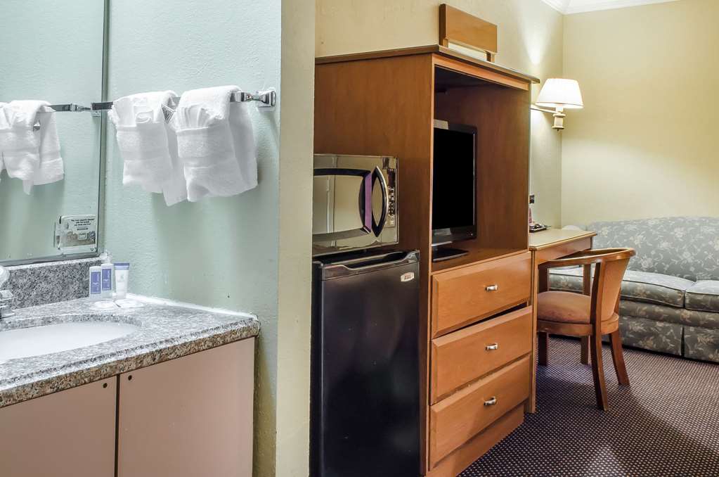 Rodeway Inn Allentown South - photo 17