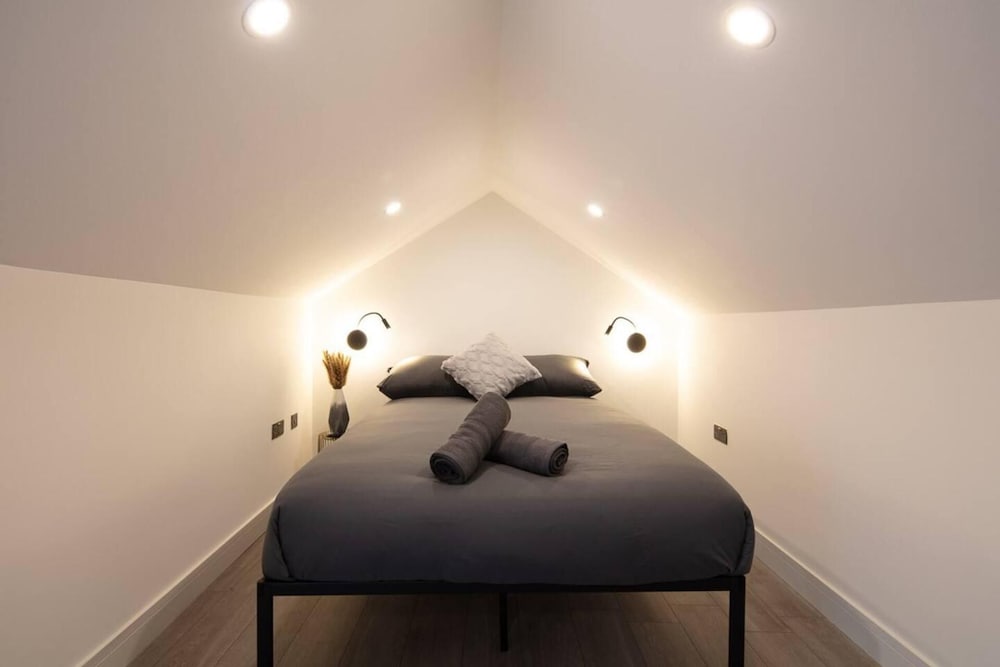 Cosy 1 Bed Duplex Close to Metro NW2 in London, United Kingdom