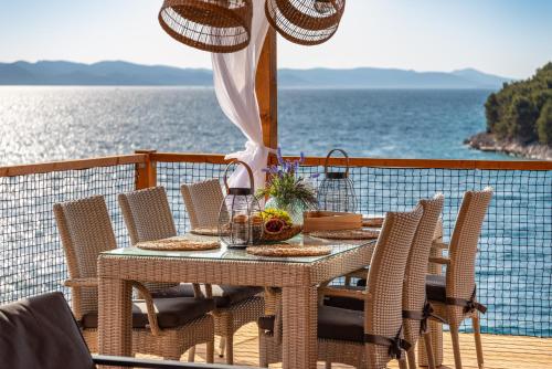 C'est La Vie — 4-Star Luxury Hotel in None, Croatia