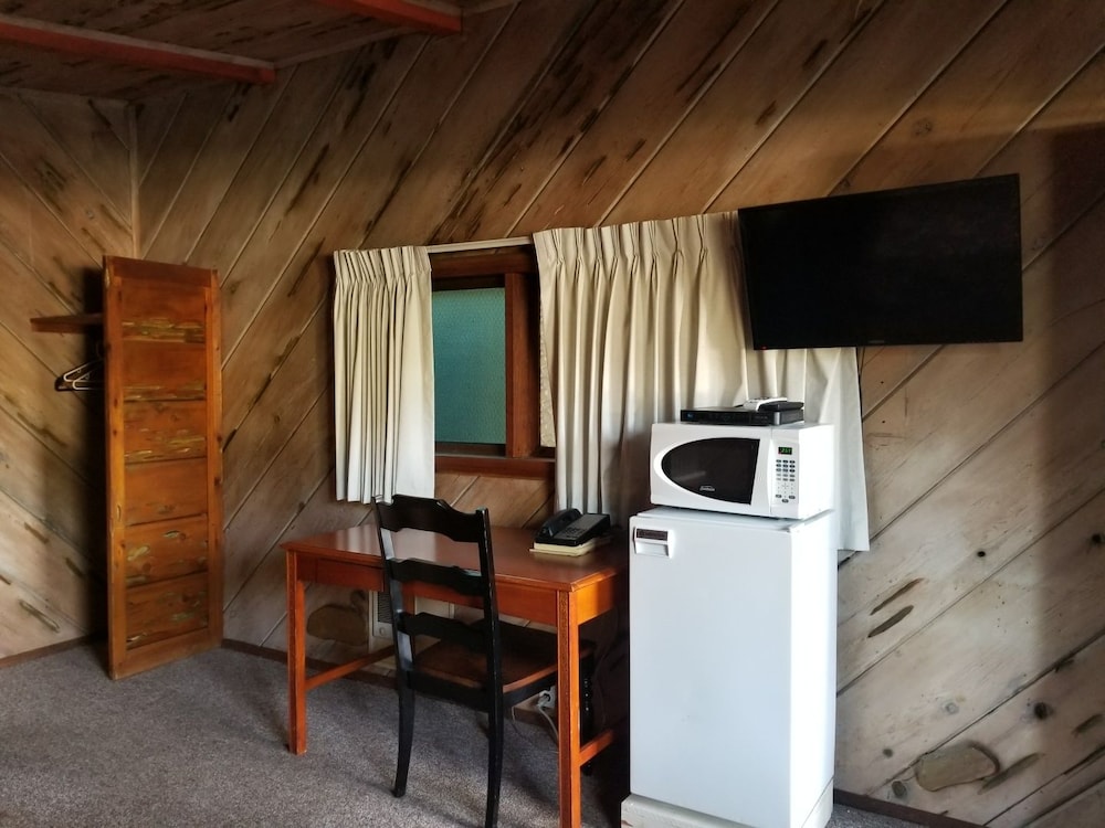 Bigfoot Motel - photo 15