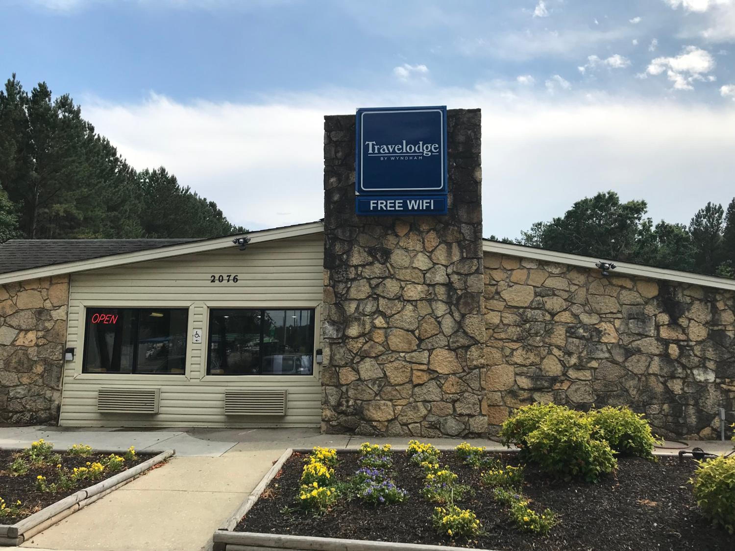 Travelodge by Wyndham Fayetteville - photo 3