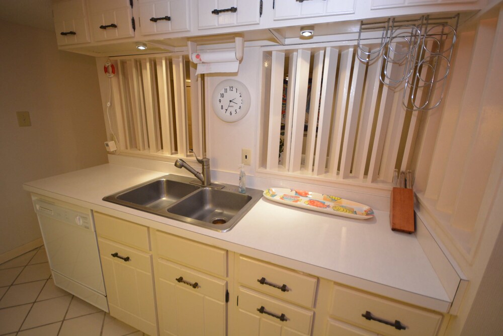 Covington Towers 103 2 Br Condo - photo 13
