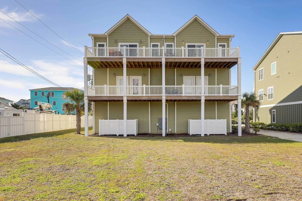 Emerald Isle Vacation Home Walk to Beach — 4-Star Luxury Hotel in Emerald Isle, United States