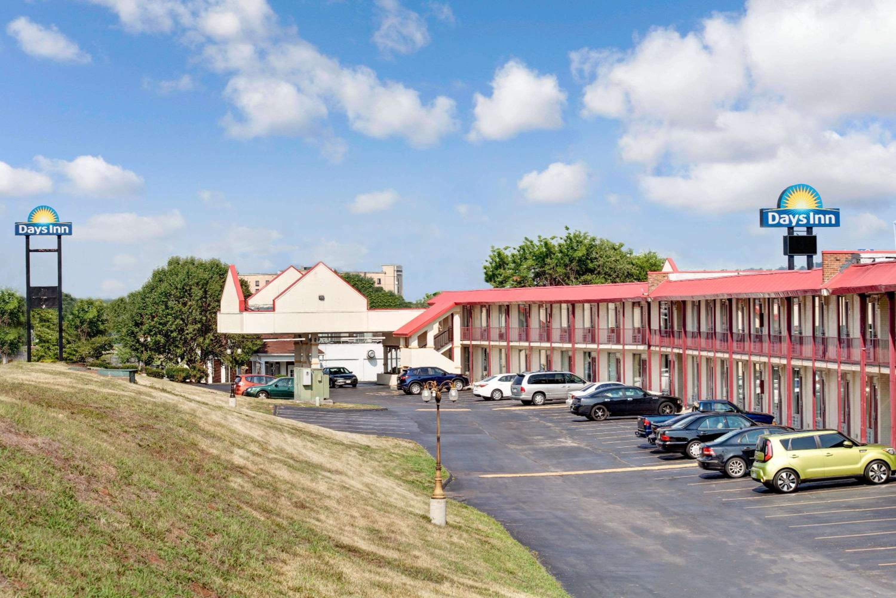 Days Inn by Wyndham Knoxville West - photo 26