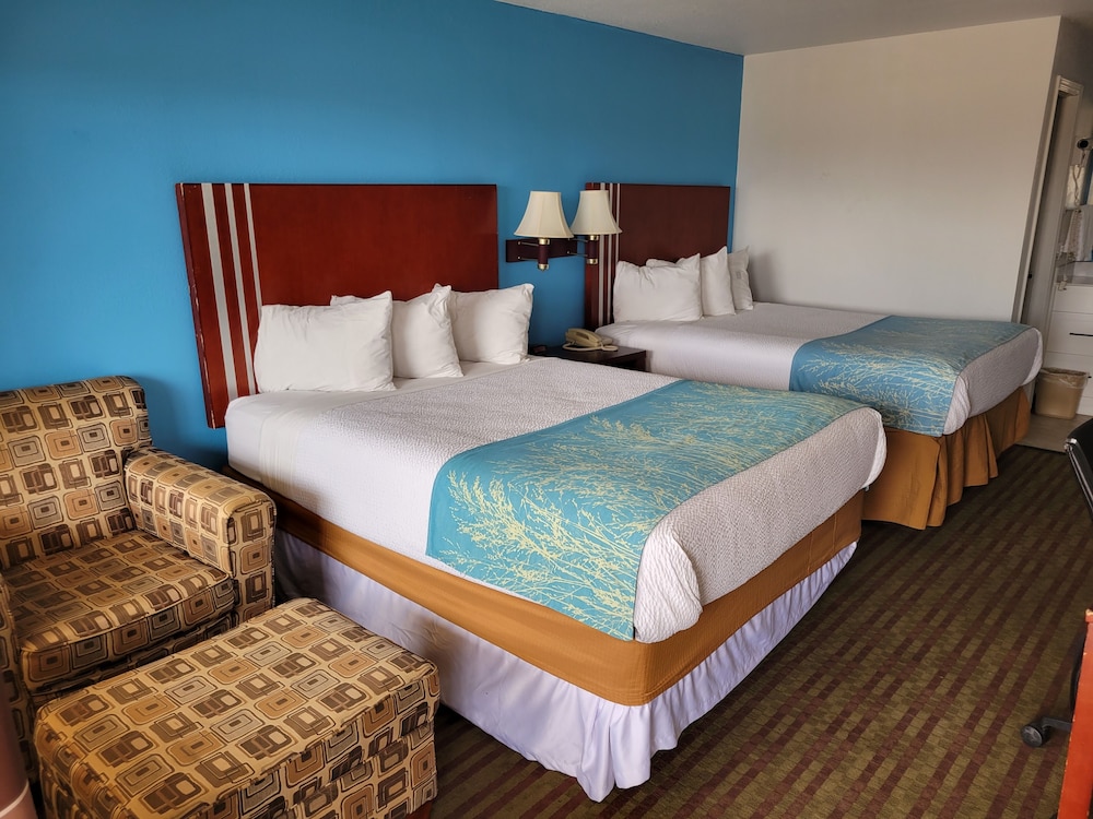 Days Inn by Wyndham Woodward OK - photo 4